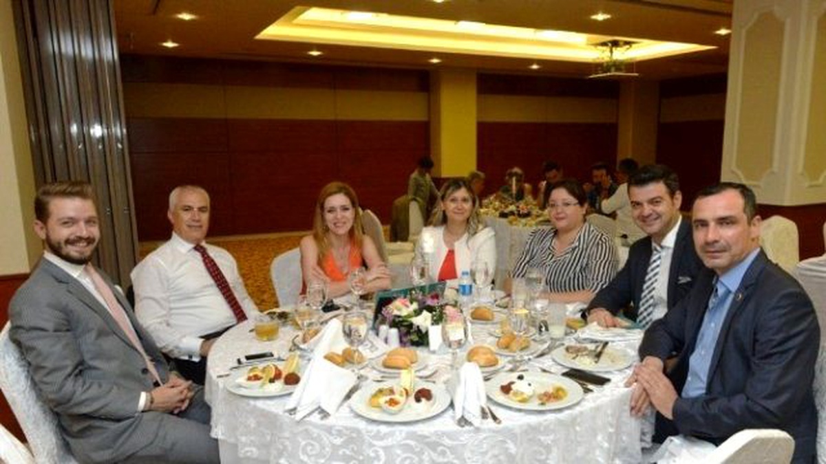 Spor Şenliklerine Destek Verenlere Fidanlı Teşekkür