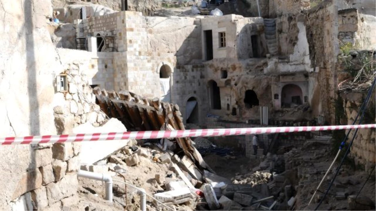 Suriyelilerin Kaldığı Ev Çöktü: 10 Yaralı