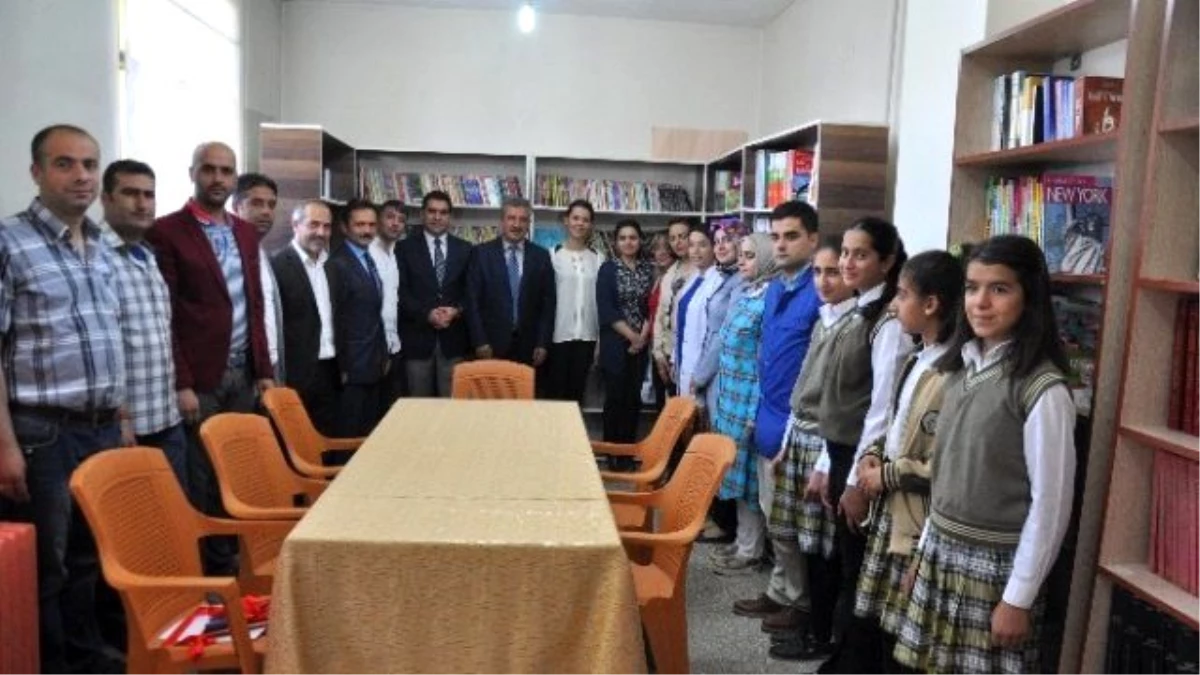 Toplum Gönüllüleri Kütüphane Kurdu