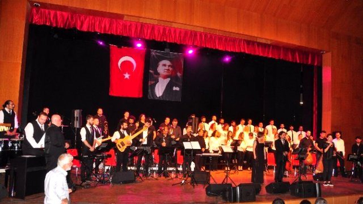 Unutulmaz Film Müzikleri Manavgat\'ta Seslendirildi