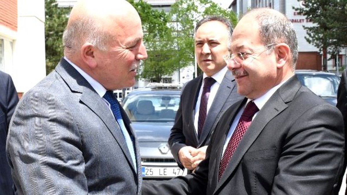 Bakan Akdağ, Başkan Sekmen\'i Ziyaret Etti