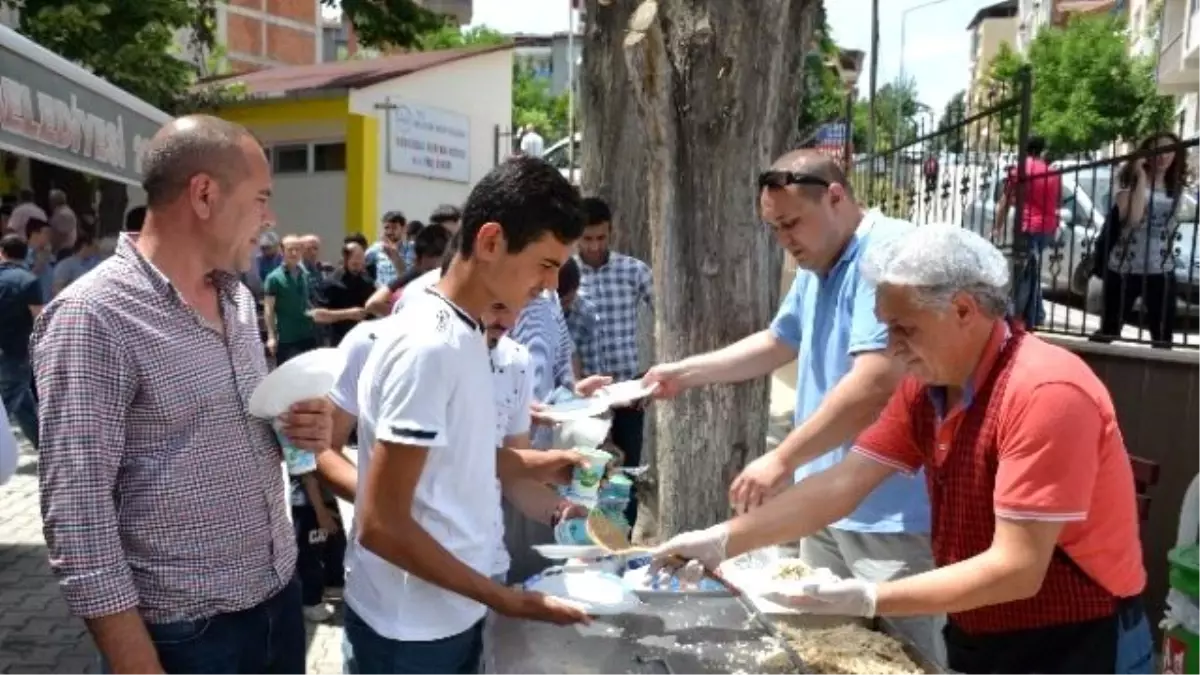 Bilecik\'te Rumeli Türklerinden Derneğinden Hıdrellez Pilavı