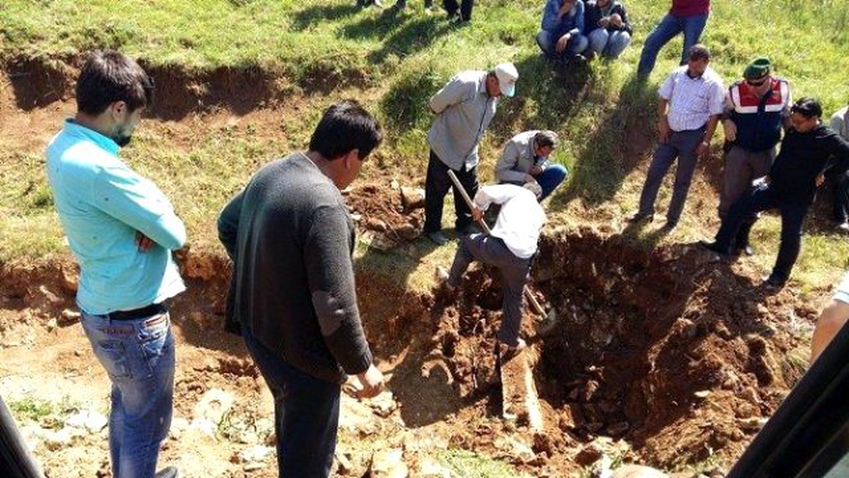 Bizans Dönemine Ait Mezar Taşı, Kazıyla Ortaya Çıkarıldı