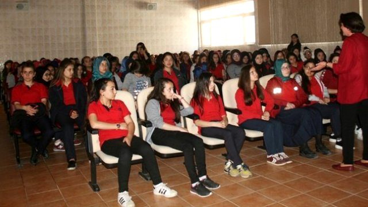 Büyükşehir Belediyesi\'nden Lise Öğrencilerine Eğitim