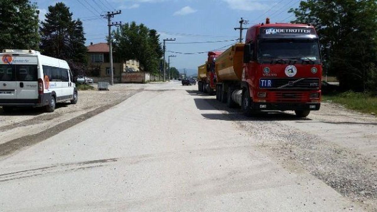 Düzce\'de Asfaltlama Azmimilli ile Devam Ediyor