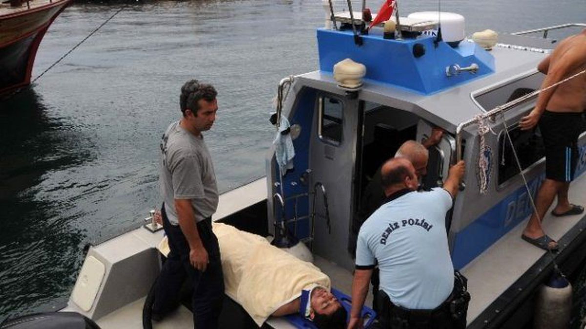 Falezlerden Düşen Genci İtfaiye Kurtardı
