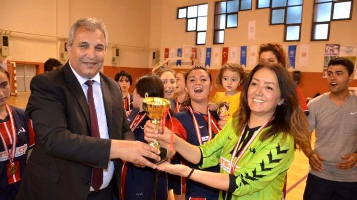 Fatsalı Kadınlar Sahaya İndi