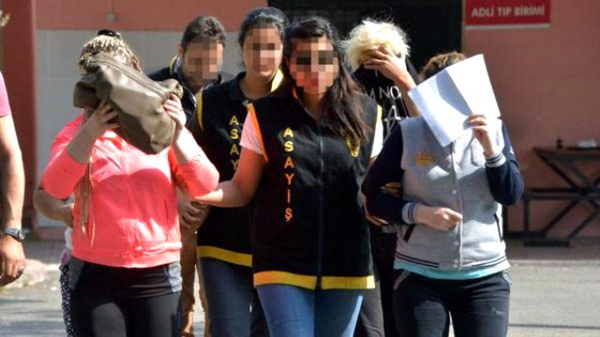 Fuhuş Yapan Kadınlar 'Leyla', Müşteriler 'Mecnun' Oldu