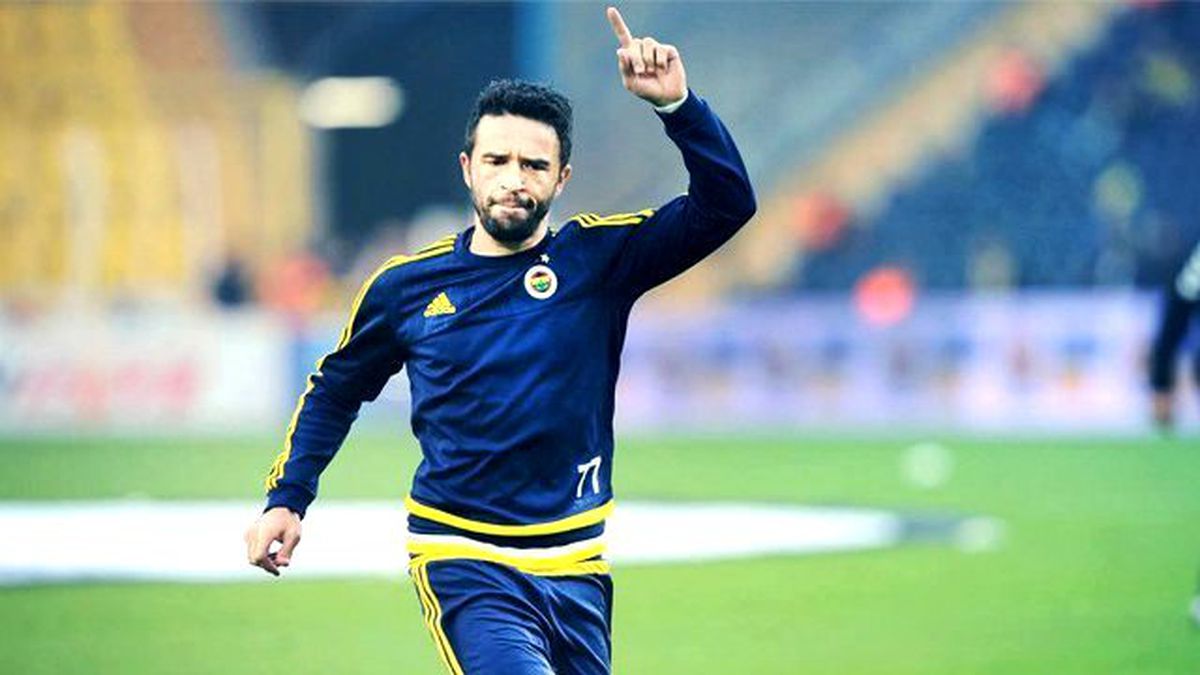 Gökhan Gönül Fenerbahçe'de Kalmaya Çok Yakın
