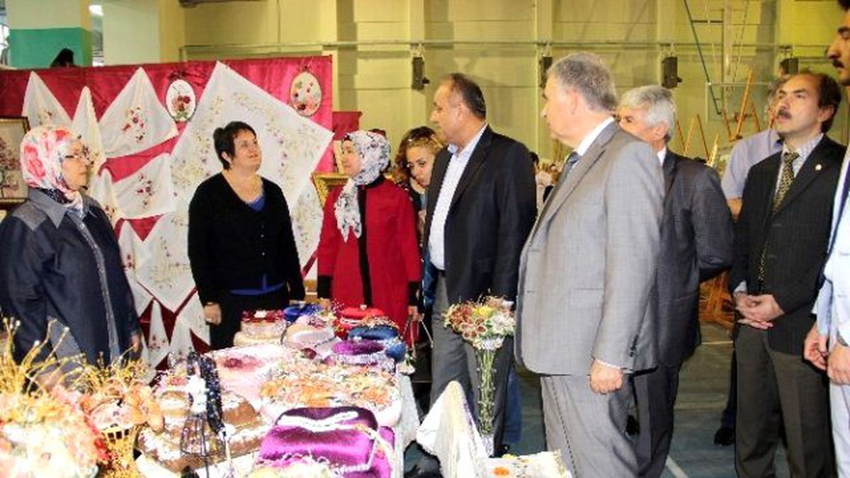 Kastamonu Hem\'in Yılsonu Sergisi Açıldı