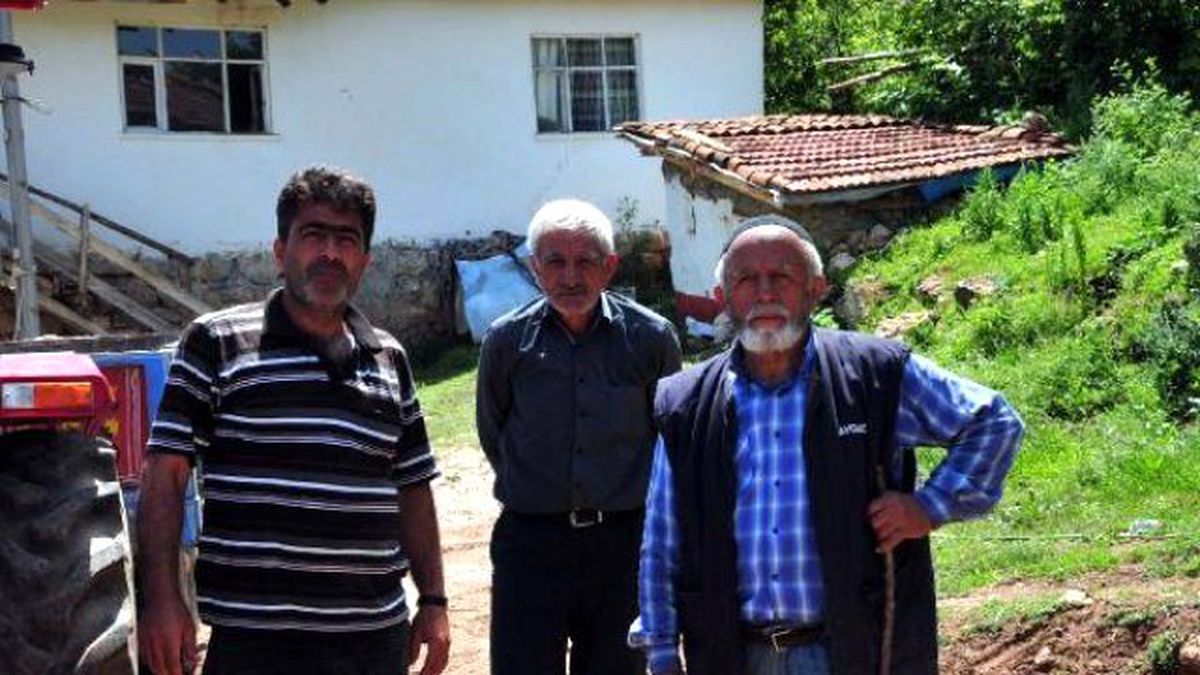 Köylüleri, Cem Özdemir\'e Tepki Gösterdi