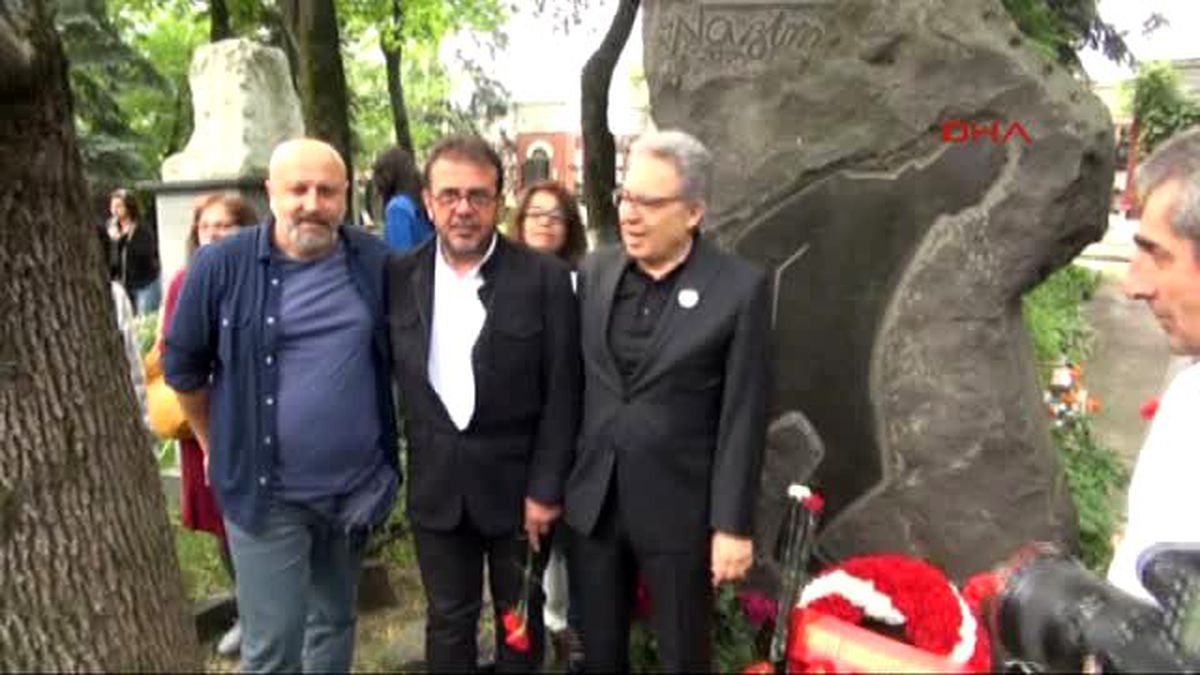 Nazım Hikmet, Moskova?daki Mezarı Başında Anıldı