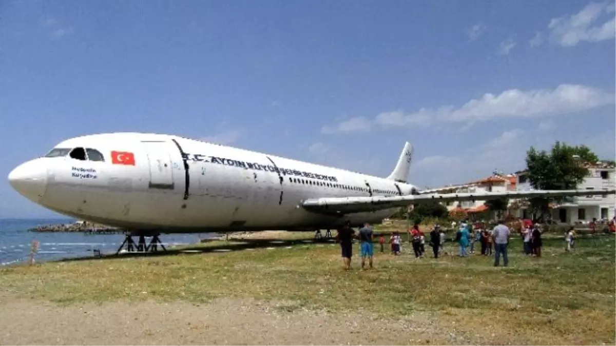 Öğrenciler Aırbus A 300\'ü Ziyaret Etti