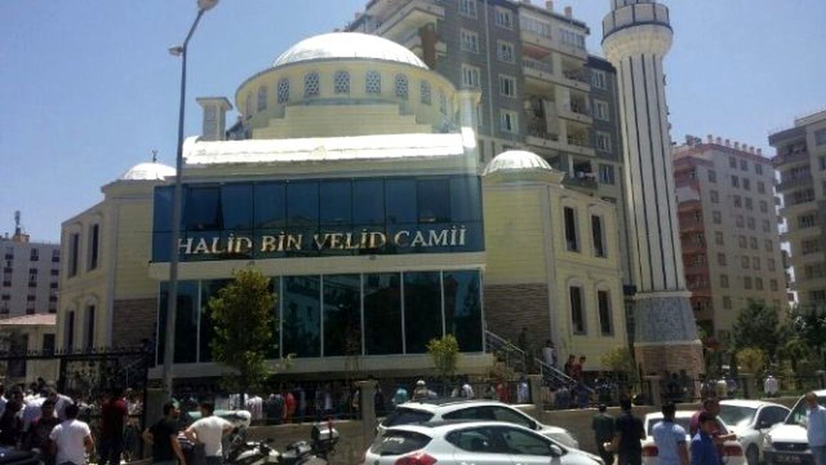 Siirt\'te Halid Bin Velid Camisi İbadete Açıldı