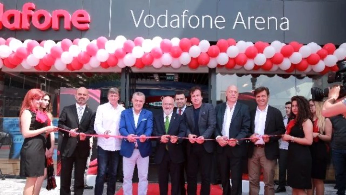 Vodafone Türkiye, En Dijital Mağazasını Vodafone Arena\'da Açtı