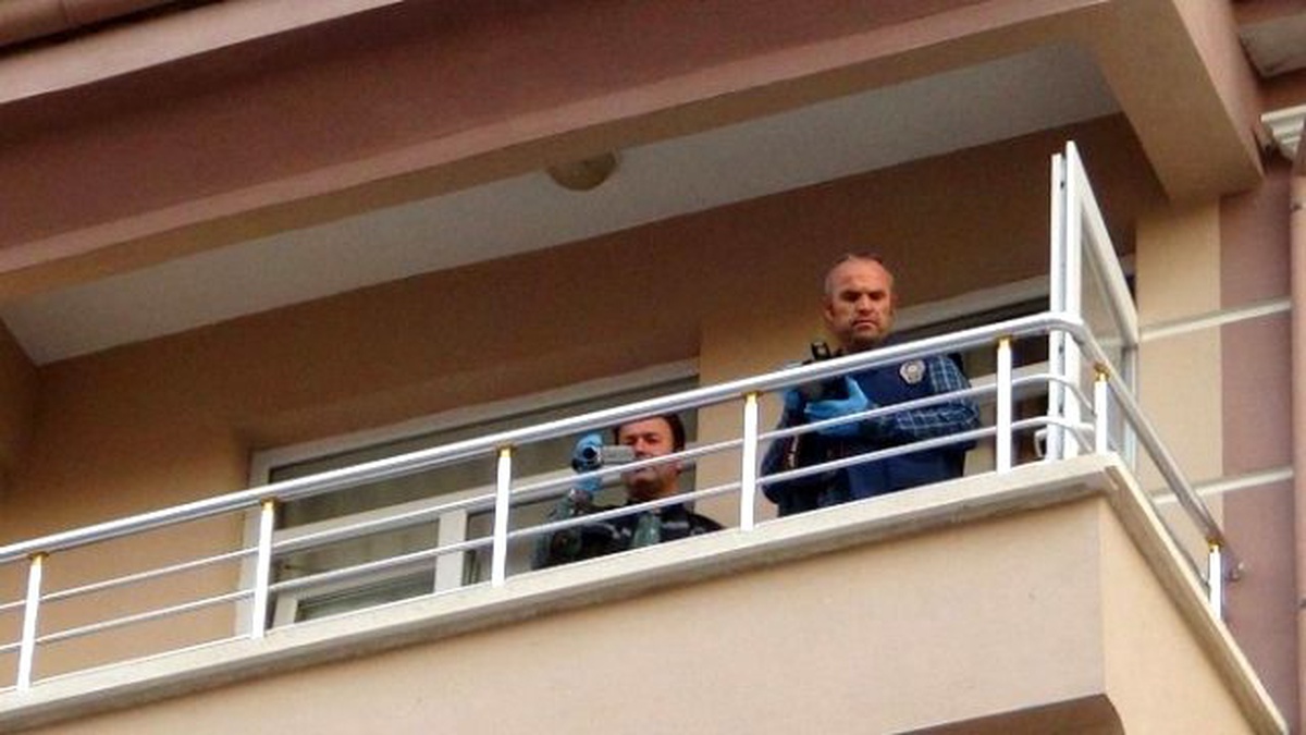 1.5 Yaşındaki Çocuk Beşinci Kattan Düştü