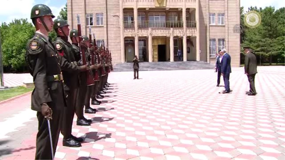 Başbakan Yıldırım, 3. Ordu Komutanlığını Ziyaret Etti