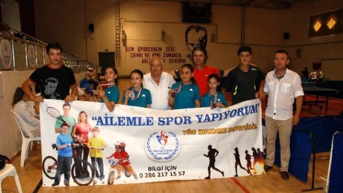 Bayramiç\'te Masa Tenisi Turnuvası Düzenlendi