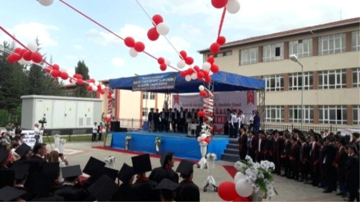 Bozüyük Mesleki ve Teknik Anadolu Lisesi\'nde Mezuniyet Töreni