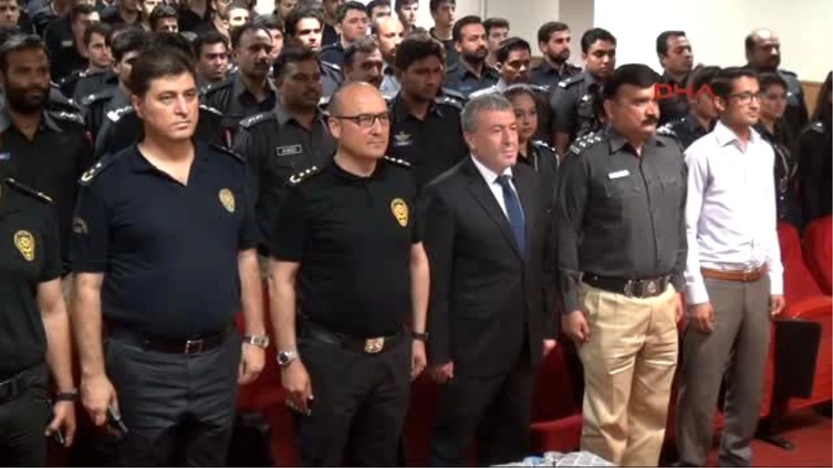 Çevik Kuvvet\'ten 39 Pakistanlı Polise Sertifika