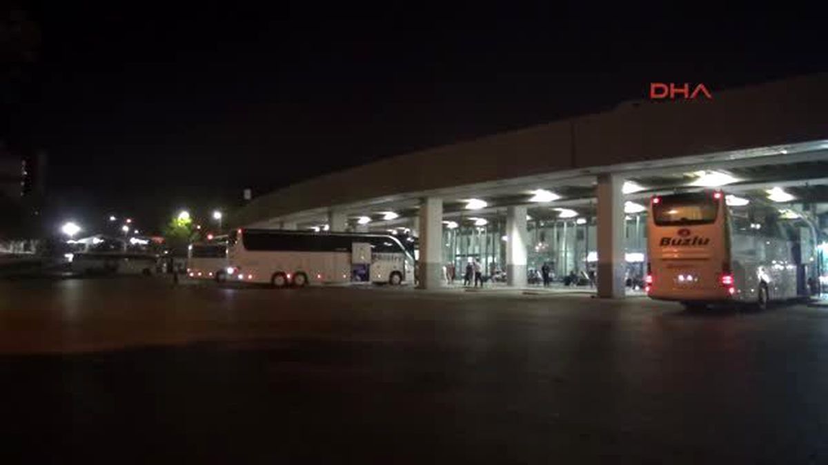 İzmir\'de \'Seri Katil Terminalde Görüldü\' İhbarı Polisi Alarma Geçirdi