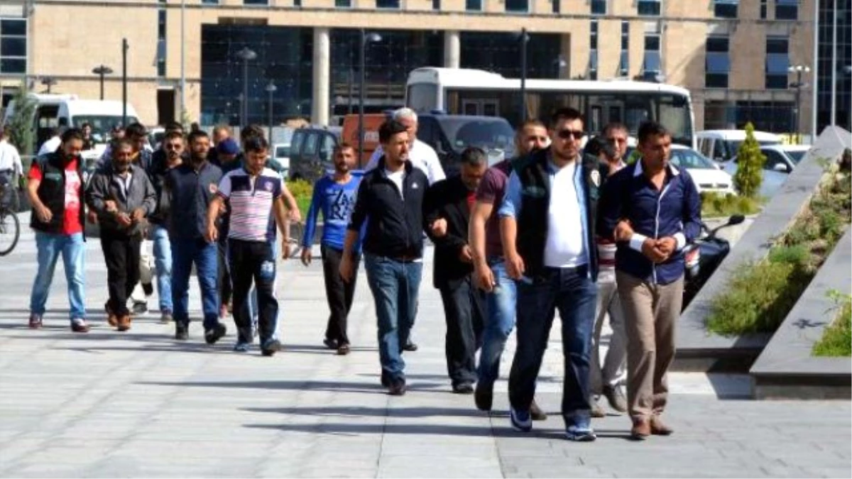 Kayseri\'de Uyuşturucu Operasyonunda 10 Tutuklama