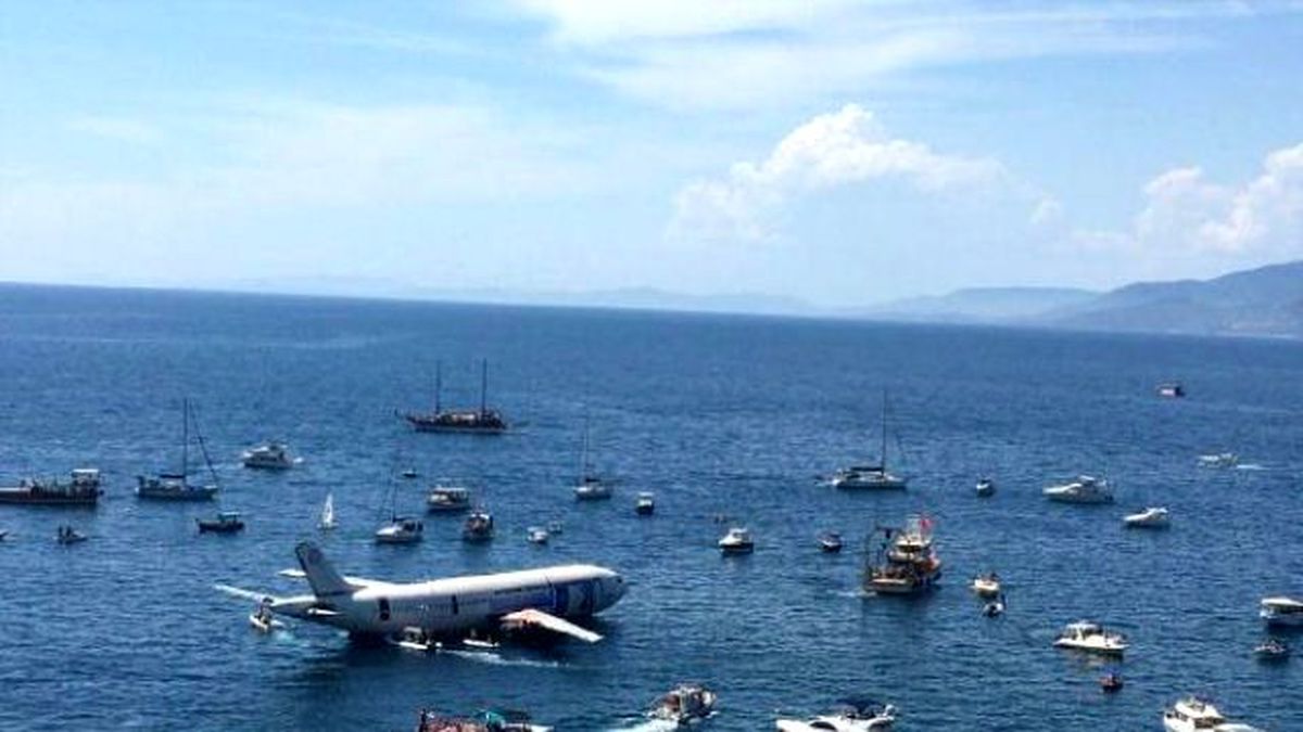 Kuşadası\'nda Dev Yolcu Uçağı Dalış Turizmi İçin Batırıldı
