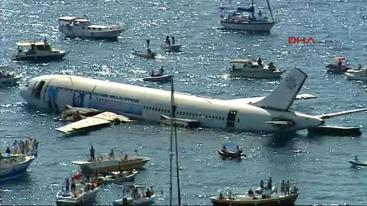 Kuşadası\'nda Dev Yolcu Uçağı Dalış Turizmi İçin Batırıldı
