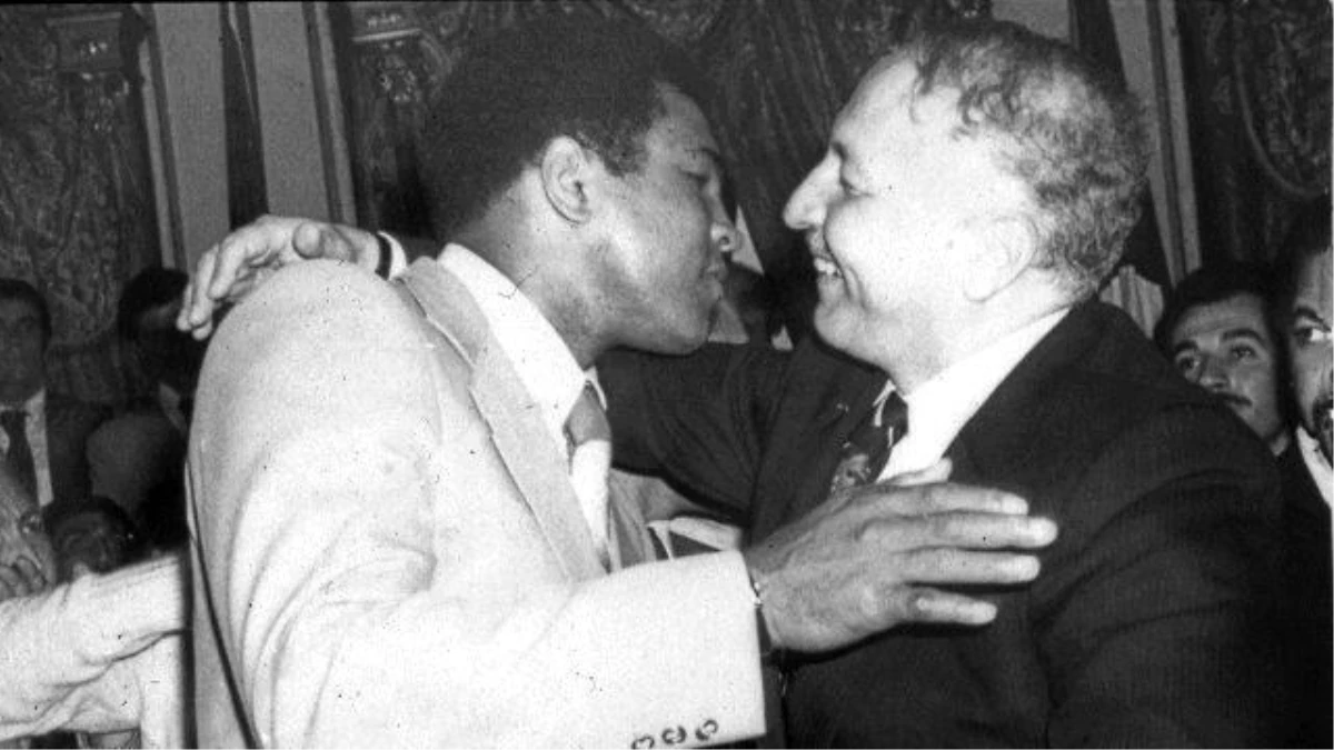 Muhammed Ali, Necmettin Erbakan ile Cuma Namazı Kılmıştı