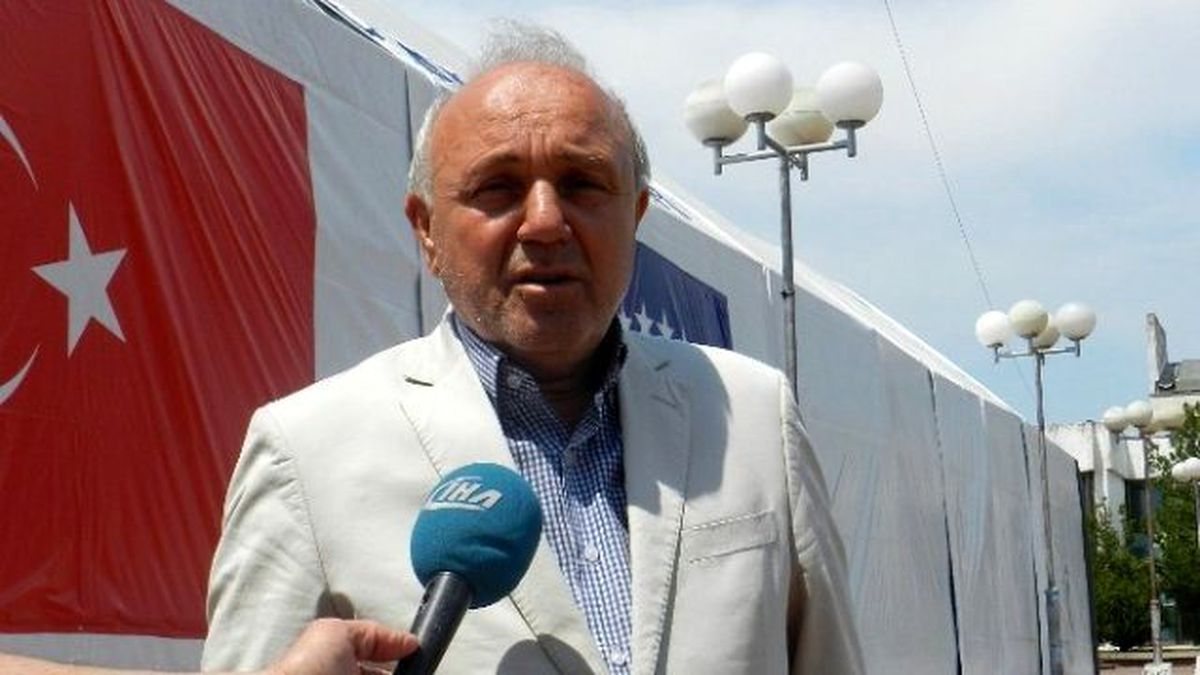 Priştine\'de 2 Bin Kişilik Dev İftar Çadırı Kuruldu
