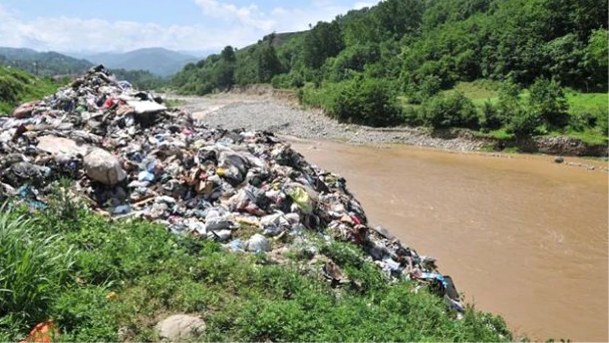 Rize\'de Dereler Suya Hasret Kaldı, Vadiler Çöp Deposu Oldu