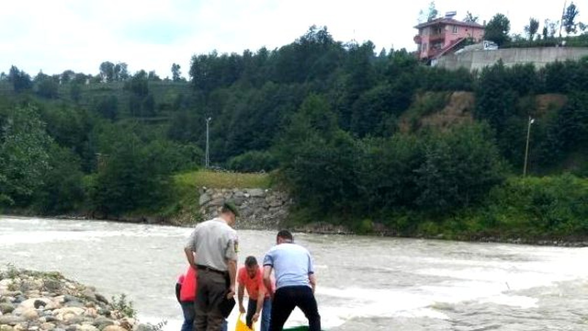 Trabzon\'da Dere Kenarında Yaşlı Bir Kadının Cesedi Bulundu
