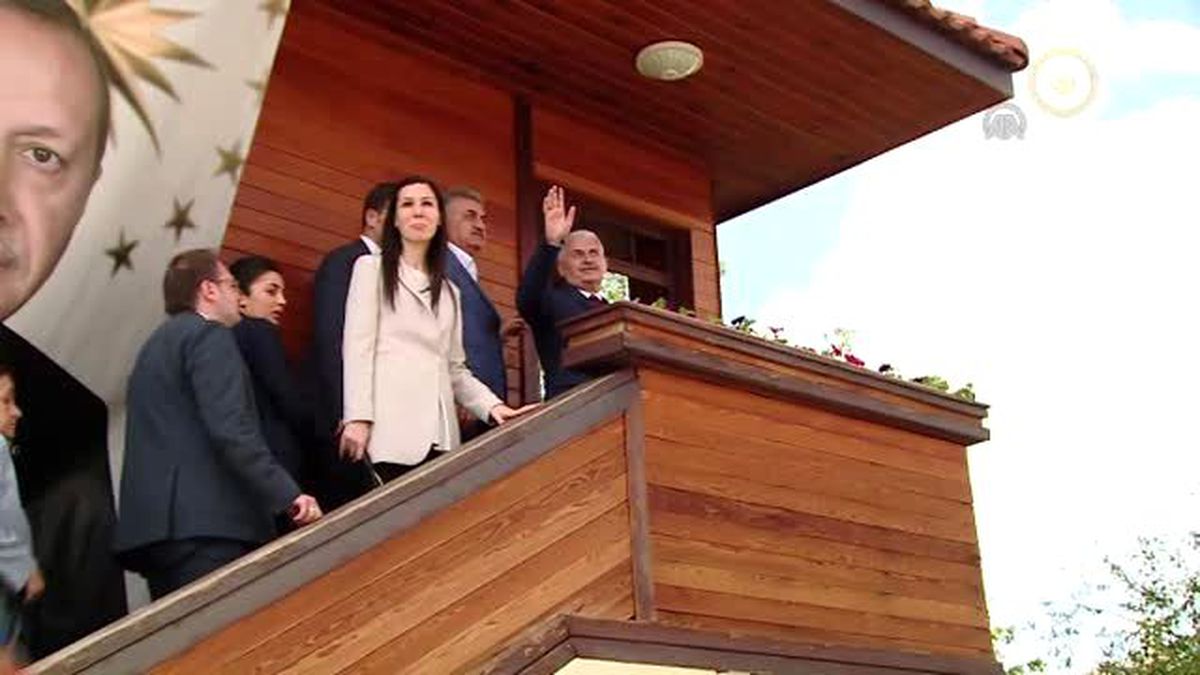 Yıldırım Baba Ocağını Ziyaret Ederek Akrabalarıyla Buluştu