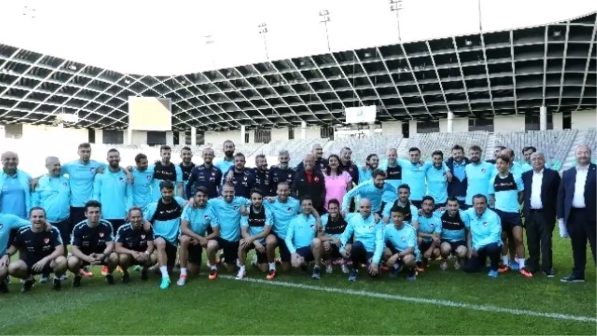 A Milli Takım Slovenya Maçı Hazırlıklarını Tamamladı