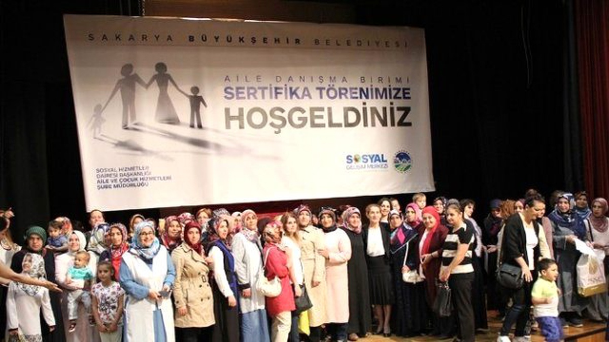 Aile Eğitimi ve Çocuk Gelişimi Kurslarının Sertifika Töreni Düzenlendi