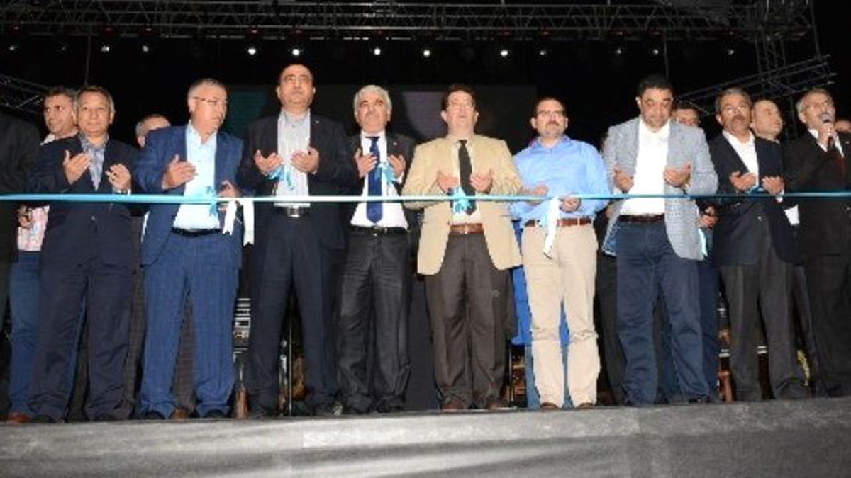 Aksaray\'ın En Büyük Parkı Ünlü Sanatçı Ceceli ile Açıldı