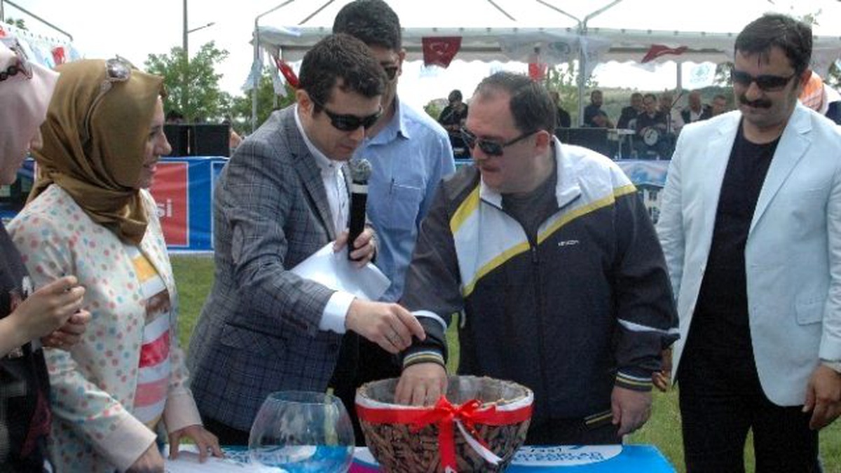 Ankara\'da Dedeler ve Nineler İçin İkinci Bahar Yürüyüşü