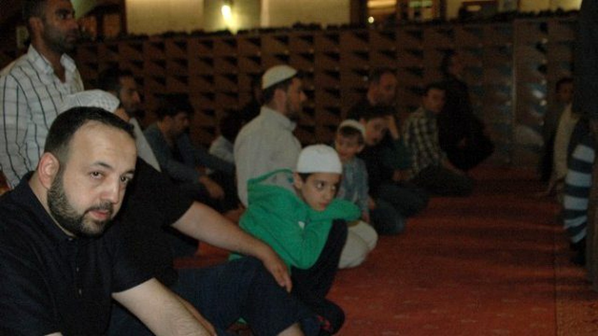 Ankara\'da İlk Teravih Namazı Coşkusu