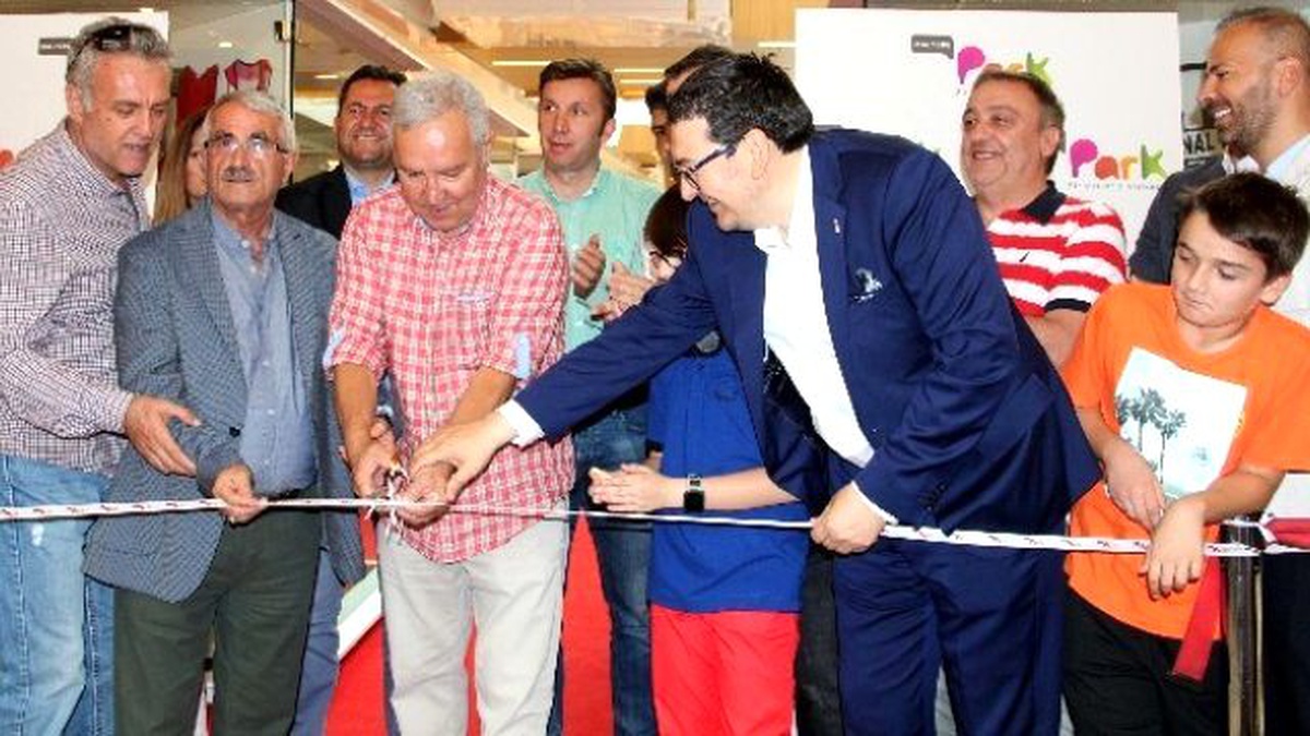 Bir Spor Spikerinin Biriktirdikleri" Sergisi Açıldı