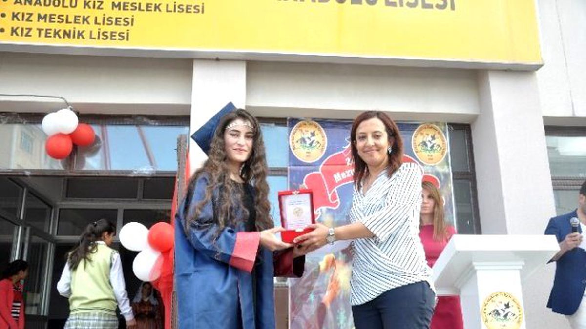 Bulanık\'ta Mezuniyet Coşkusu