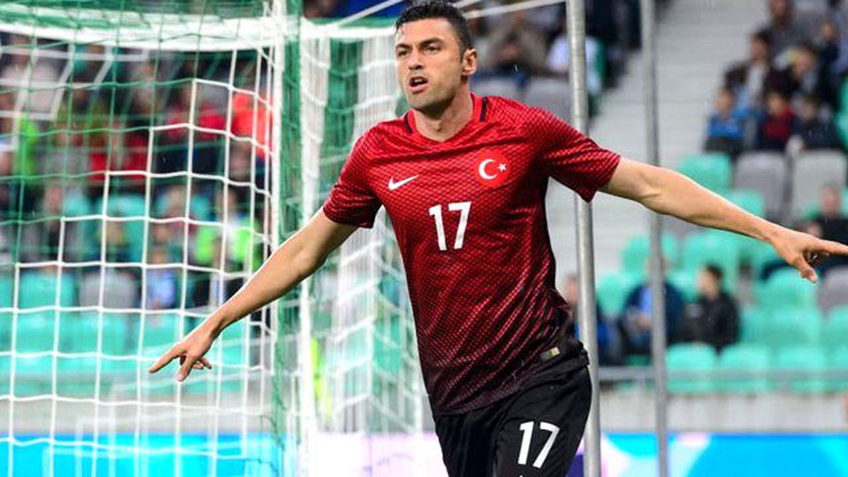 Burak Yılmaz, Slovenya Maçında Tarihi Gole İmza Attı
