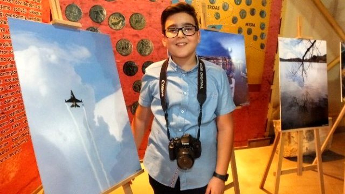 Burhaniyeli Enis Fotoğraf Derneğinin En Genç Fotoğrfaçısı Oldu.