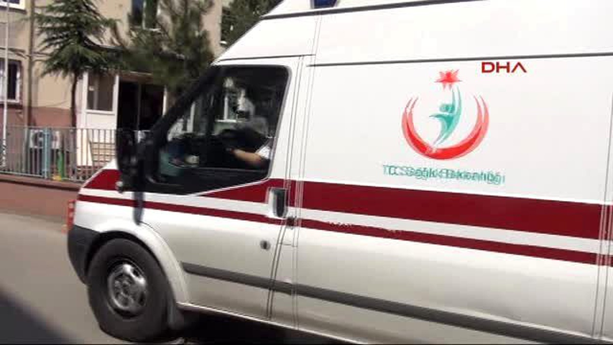 Bursa\'da Mahalle Sakinleriyle Suriyeliler Kavga Etti 3 Yaralı