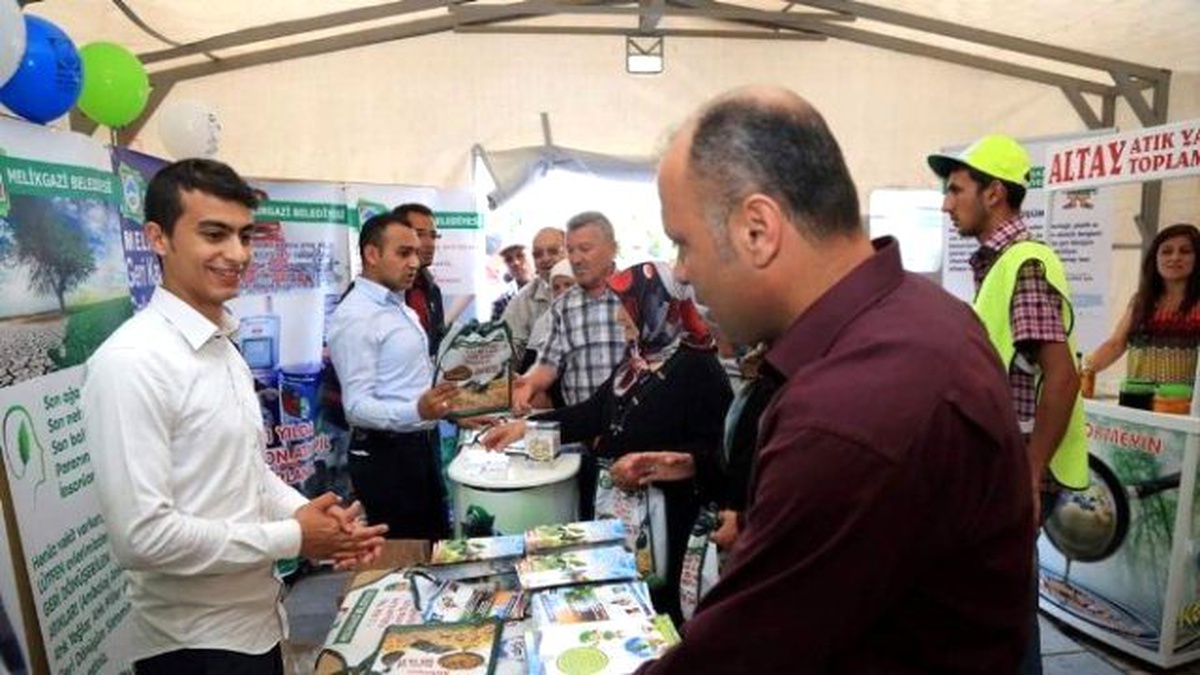 Çevre, Geri Dönüşüm ve Enerji Konulu Eğitim Standı Açıldı
