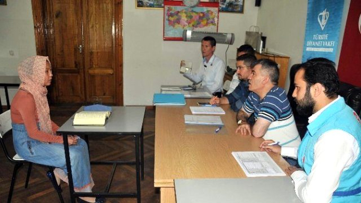 Diyanet Vakfı 80 Ülkede 2 Bin 100 Öğrenci ile Eğitim Mülakatı Yapıyor