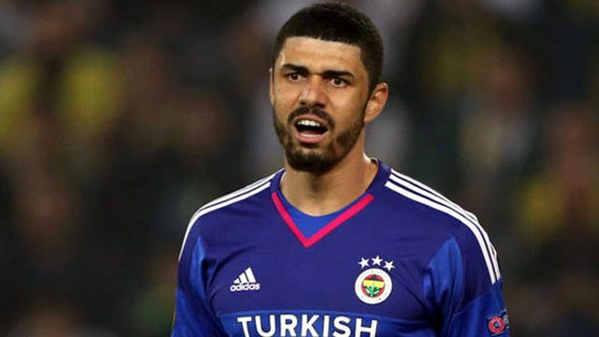 Fenerbahçe, Daha Önce Veda Mektubu Yayınladığı Fabiano'yu Takımda Tutmak İstiyor