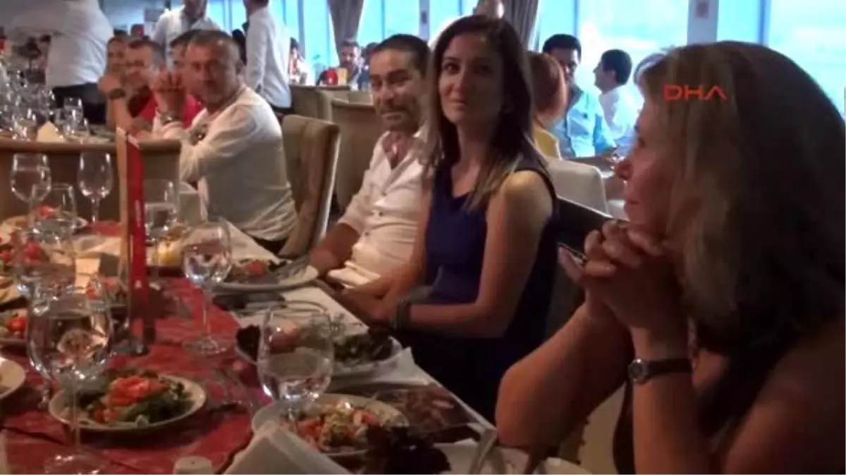 Galatasaraylı Podolski\'nin Forması 10 Bin TL\'ye Satıldı