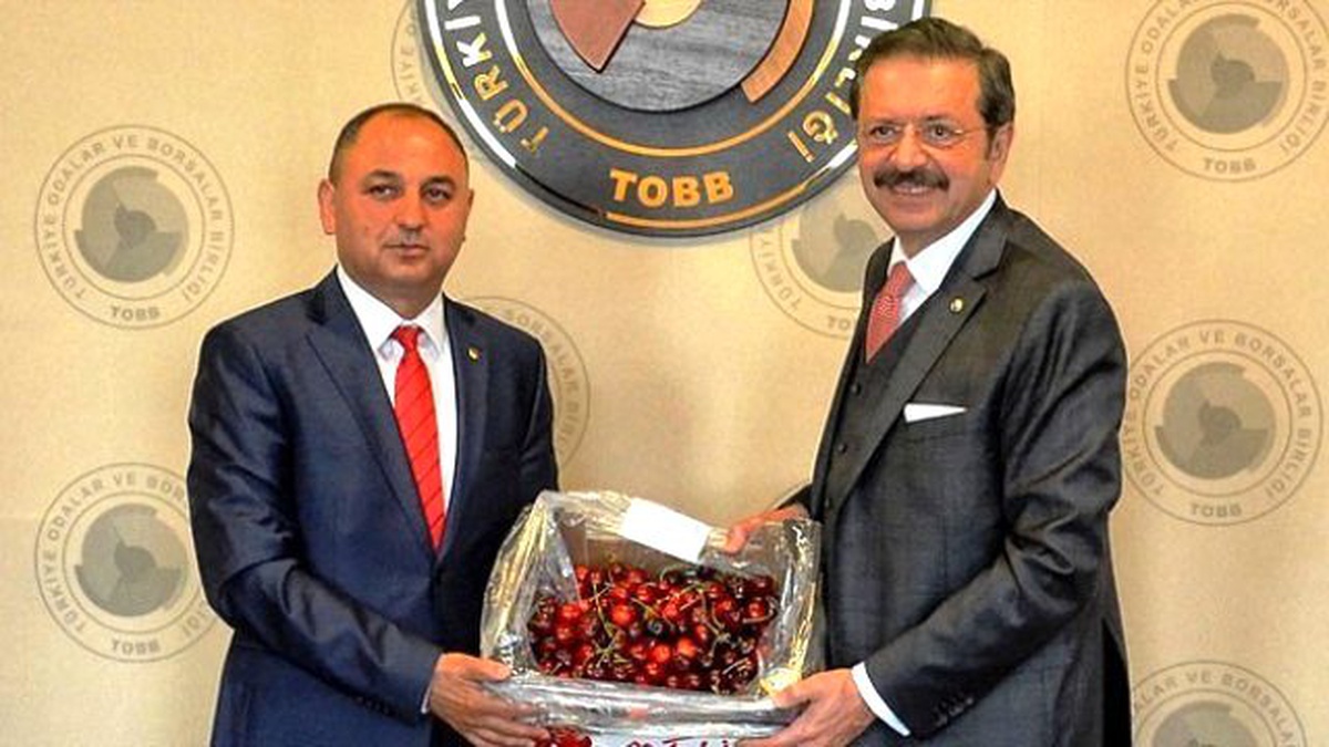Hisarcıklıoğlu\'na Salihli Kirazı Götürdü