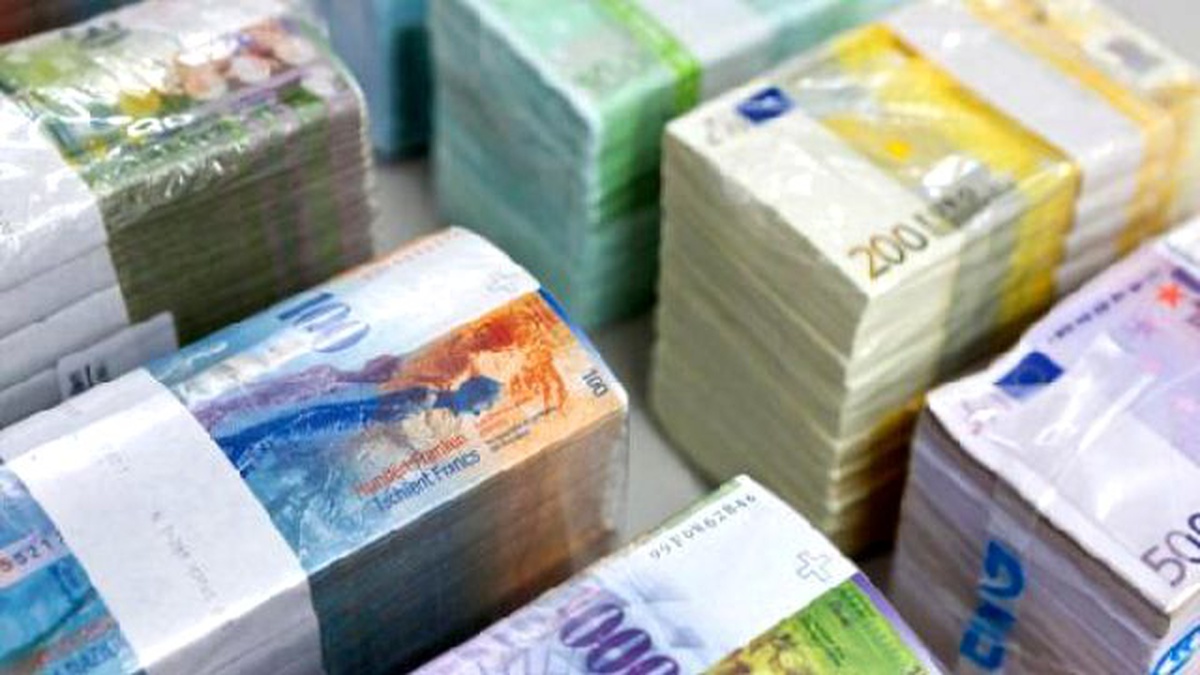 İsviçre\'de Tüm Halka Maaş Bağlanması Teklifi Halk Oyuyla Reddedildi