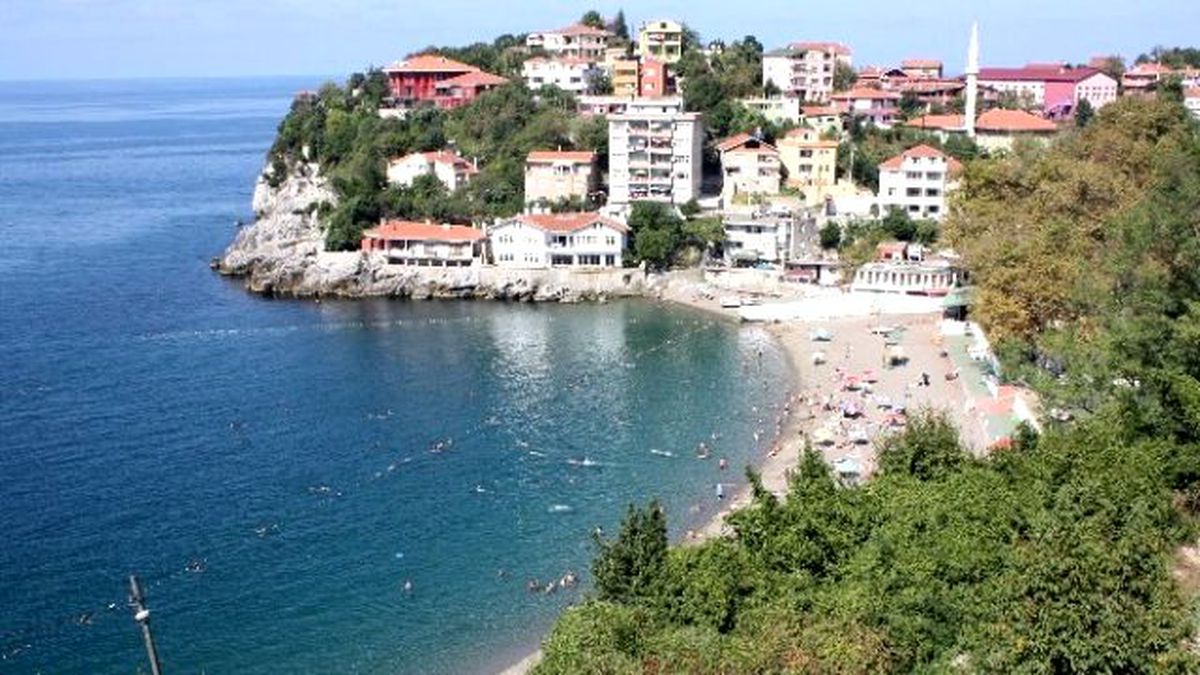 Kapuz Plajı Sezon Açılışını Bekliyor